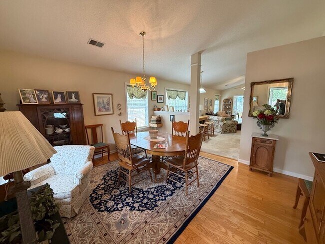 Building Photo - 3 Bedroom 2 Bath House in Shadowmoss - West Ashley