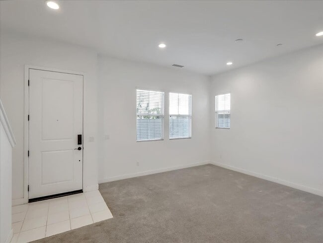 Building Photo - 1452 N Harbor Blvd