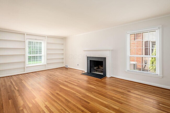 Building Photo - 2559 Welsford Rd