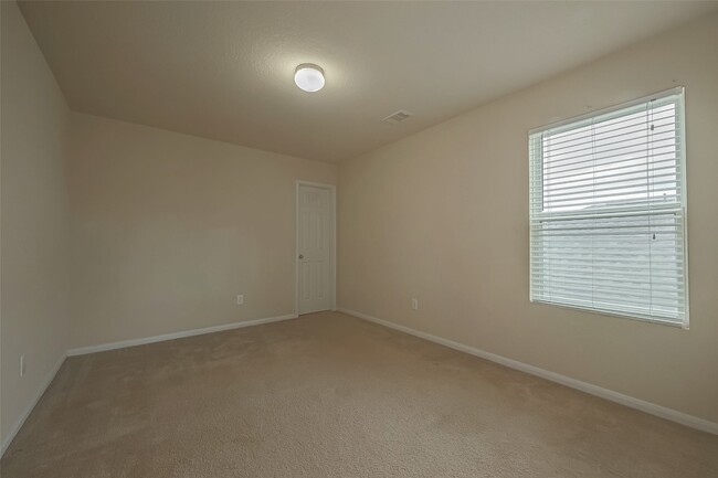 Building Photo - 13510 Dahlia Green Way