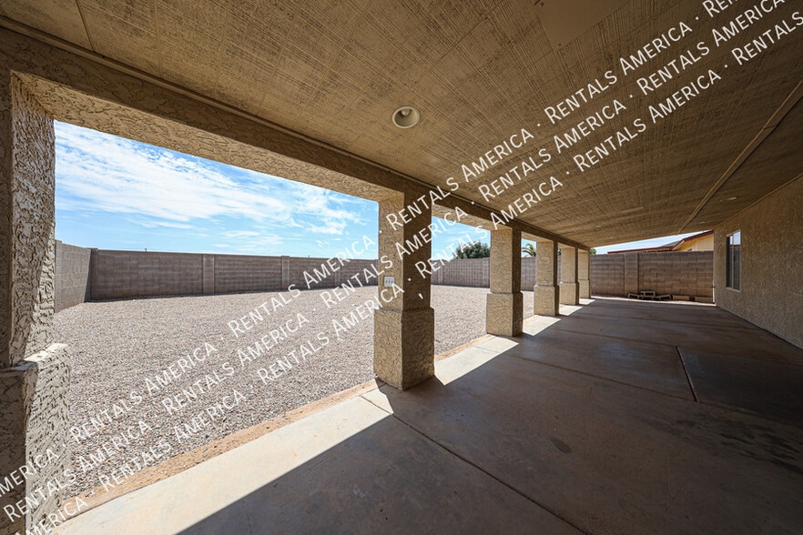 Building Photo - 4819 E Whitehall Dr