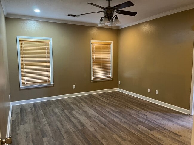 Building Photo - 14 Blueberry Ln