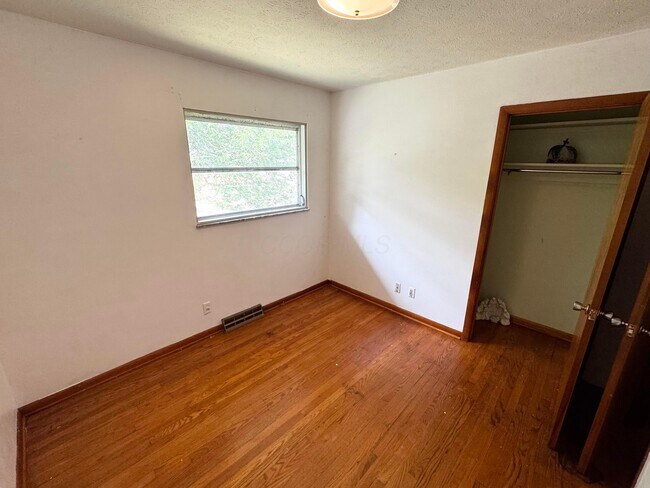 Building Photo - 4687 Julian Dr