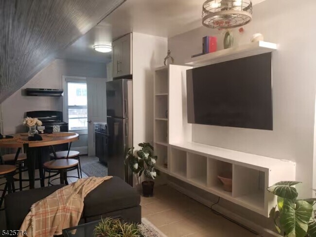 Building Photo - 187 Milford Ave