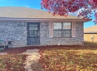 Building Photo - Adorable 2/2 Duplex in Weatherford For Rent!
