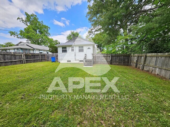 Building Photo - Charming 3Bd/2 Ba Renovated Craftsman Style Home in the Heart of Alcoa!