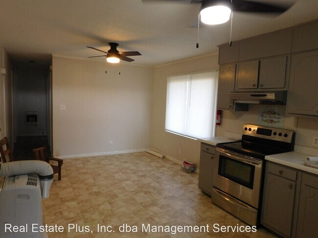 Building Photo - 3 br, 1 bath House - 1718 Wintergreen Road