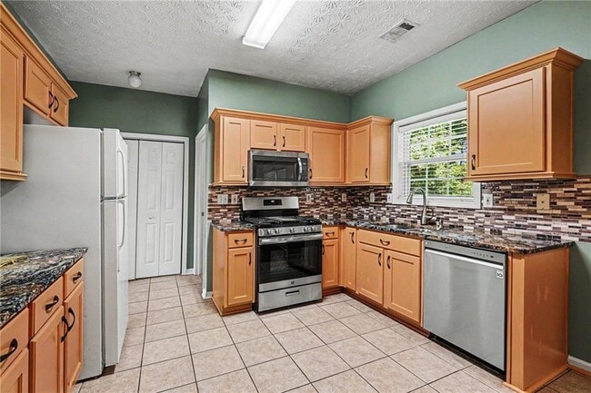 Building Photo - 375 Clairidge Ln SW