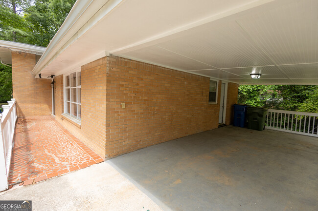Building Photo - 2689 Collier Dr NW