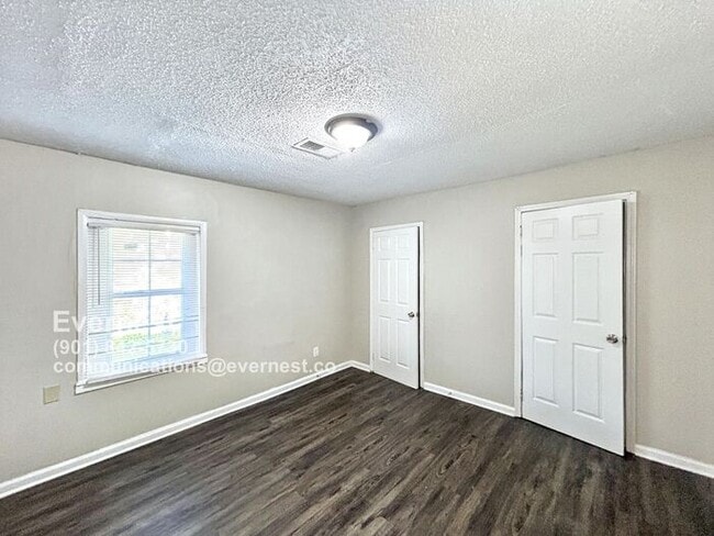 Building Photo - 1470 Ethlyn Ave