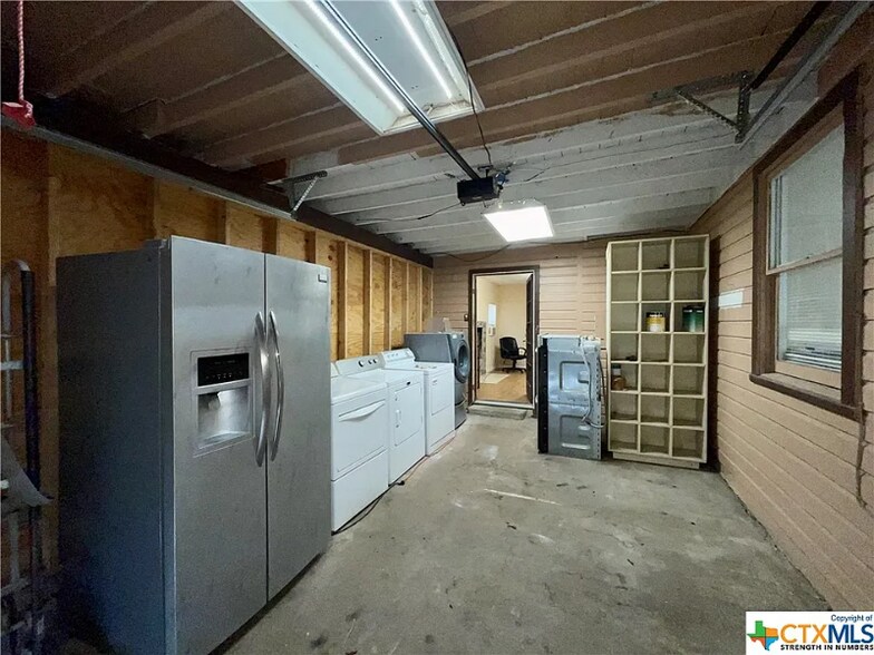 Building Photo - 2905 Taft St