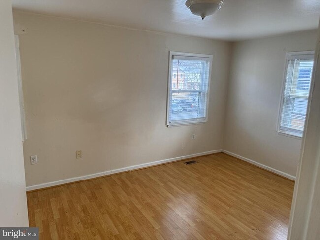 Building Photo - 540 Peacock Dr