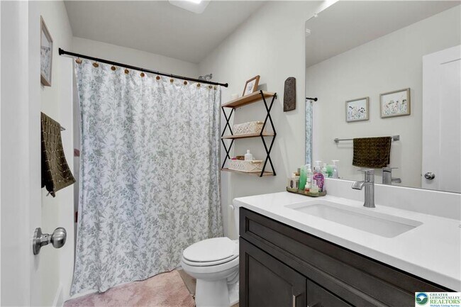 Building Photo - 221 Craig Ave