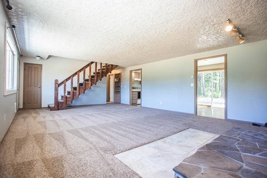 Building Photo - 95 Rattlesnake Rd