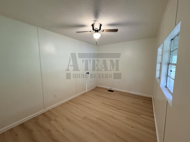 Building Photo - Beautifully updated 2-bedroom, 2-bathroom home