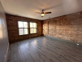 Building Photo - 77 S Lasalle St