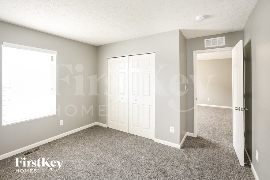 Building Photo - 5773 Weeping Willow Pl