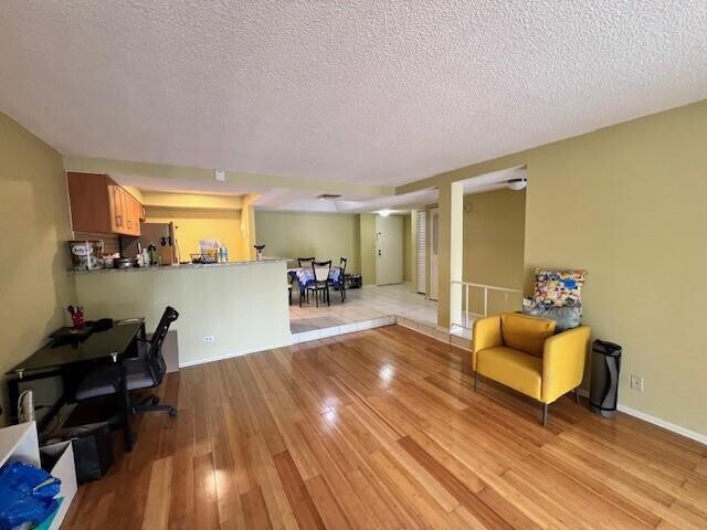 Building Photo - 3740 Inverrary Dr