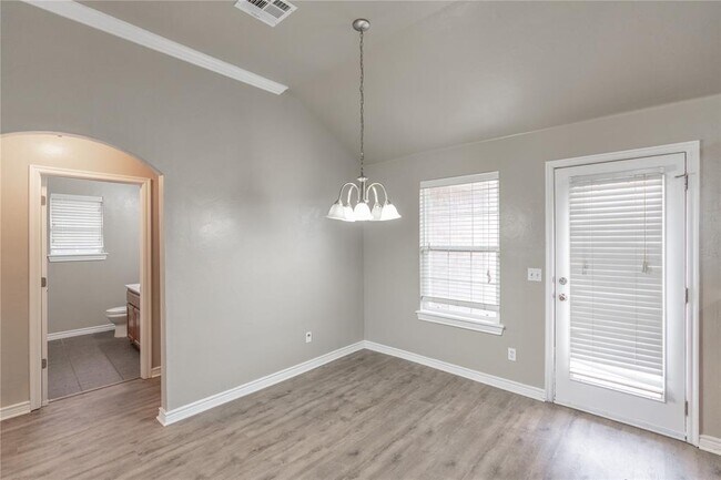 Building Photo - 8016 Breezewood Dr