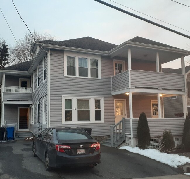 Building Photo - 10 Weeks St