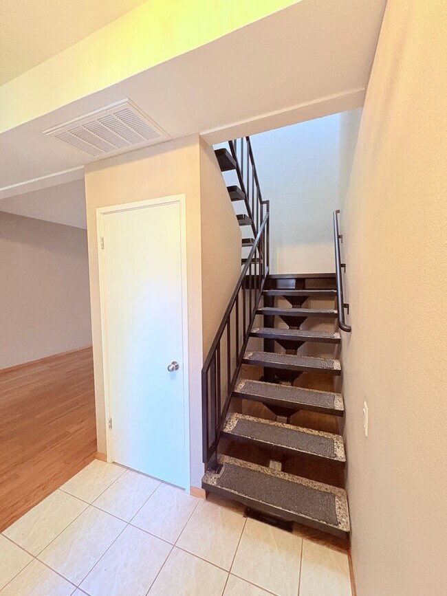 Building Photo - 5106 Griffin Oaks Ln