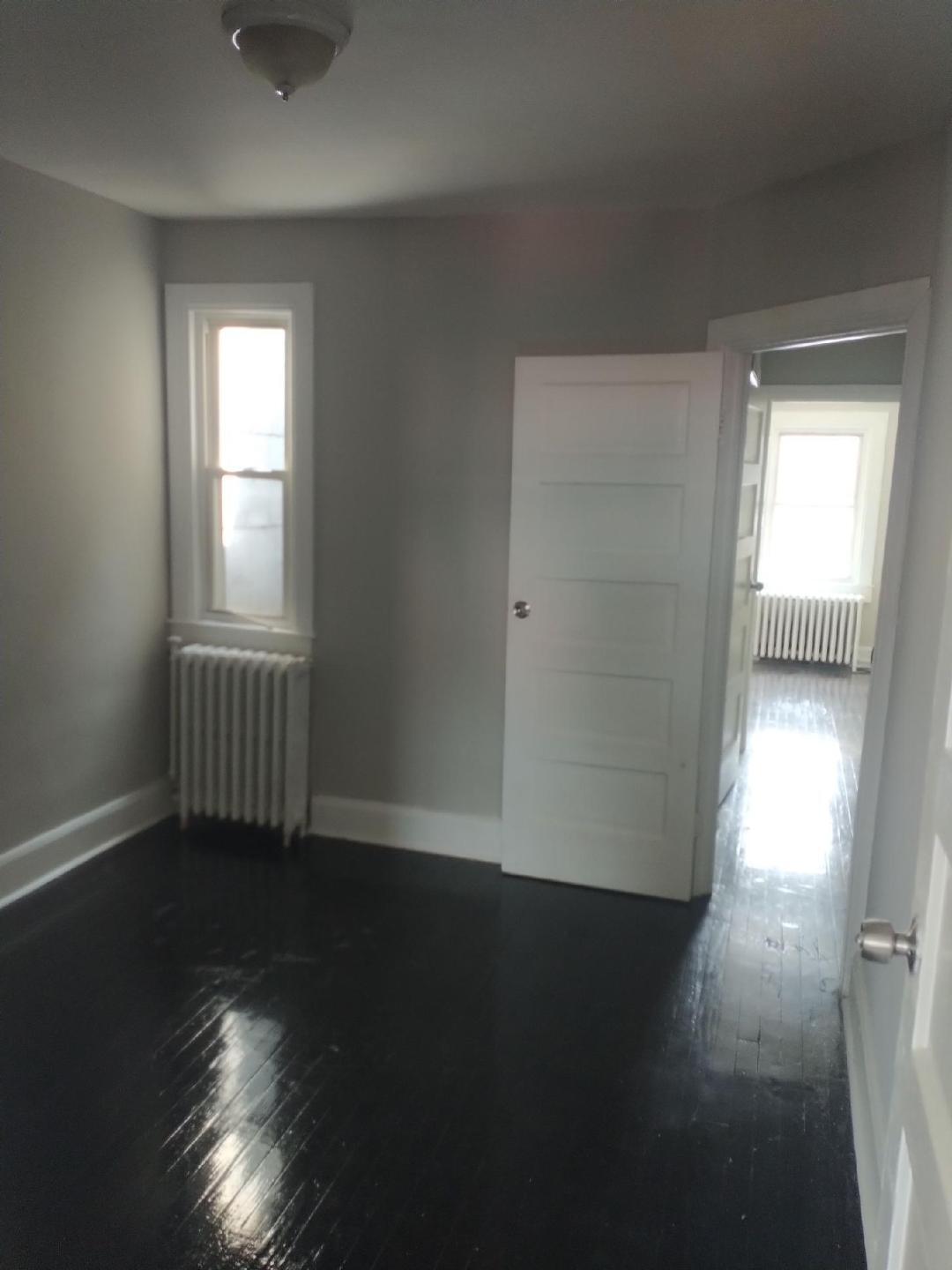 Building Photo - 917 N Streeper St