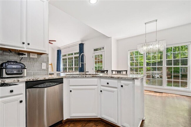 Building Photo - 3338 Hackmatack Dr NW