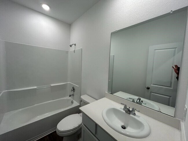 Building Photo - 7410 Hillside Arbor