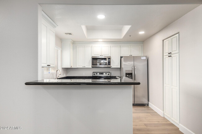 Building Photo - 11375 E Sahuaro Dr