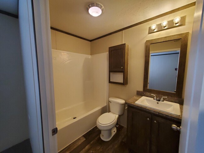 Building Photo - 45 Sparrow Hill Dr