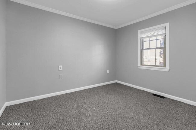 Building Photo - 717 Harmony Rd