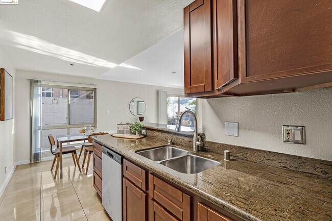 Building Photo - 66 Fairmount Ave