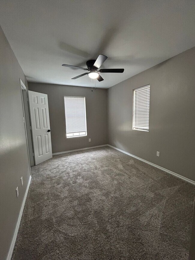 Building Photo - Lakeside Dream Home: Fully Remodeled 4BD/2BA Near Loop 323