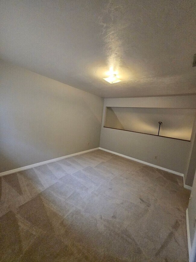 Building Photo - Rockwood Villas – 2BR/2BA Townhouse
