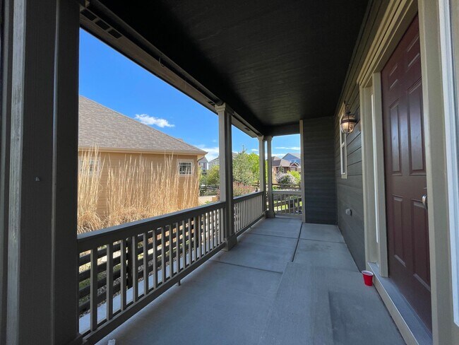 Building Photo - Beautiful 5-bedroom House in the Saddle Rock Area