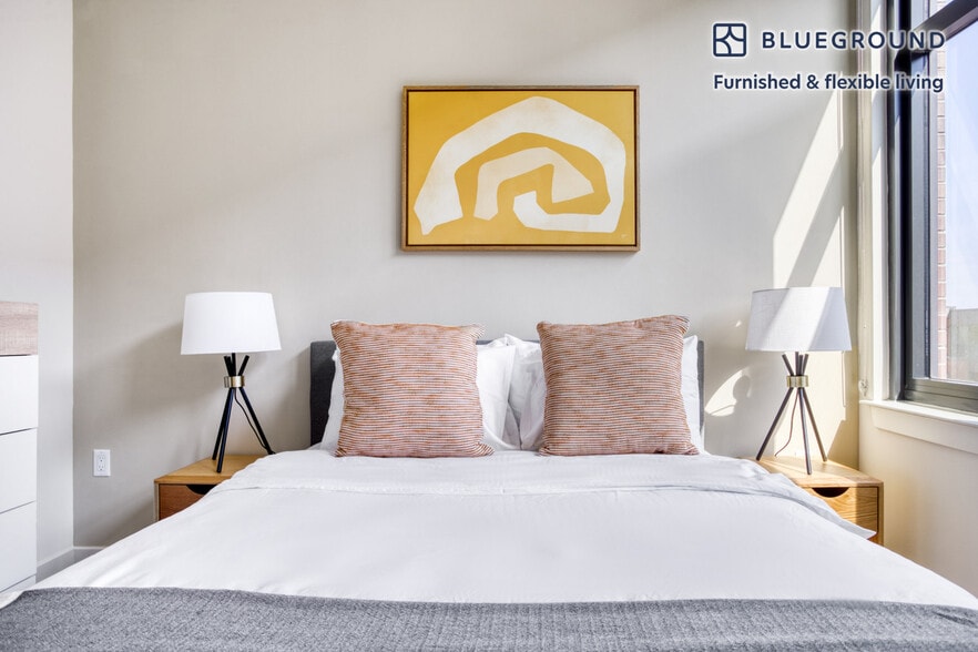 Building Photo - 600 H St NE