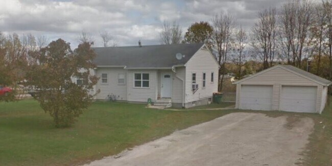 Building Photo - (610) Dodge Center 4 Plex (Section 2)