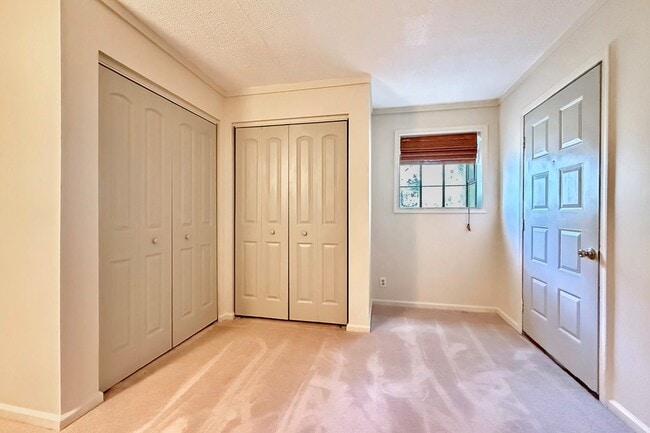 Building Photo - 12182 Heron Dr