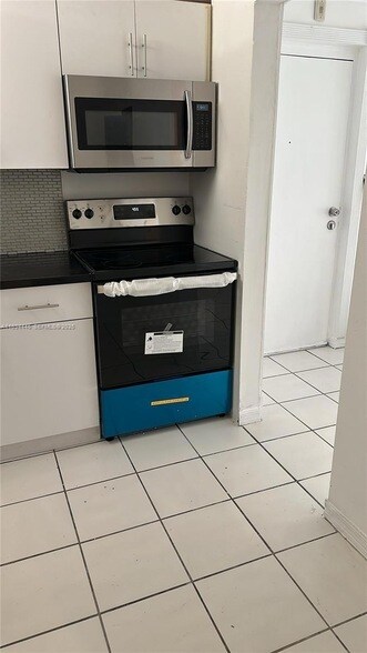 Building Photo - 8301 SW 142nd Ave