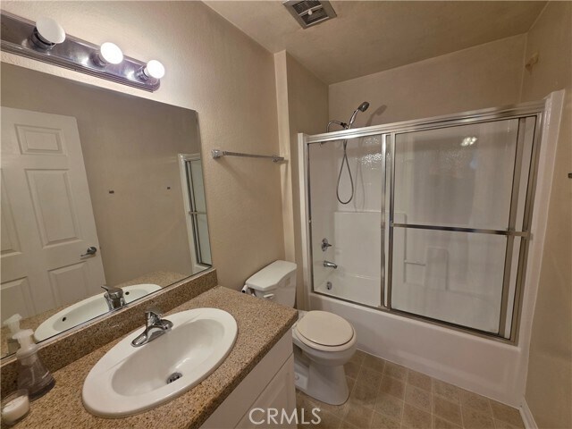 Building Photo - 5545 Canoga Ave