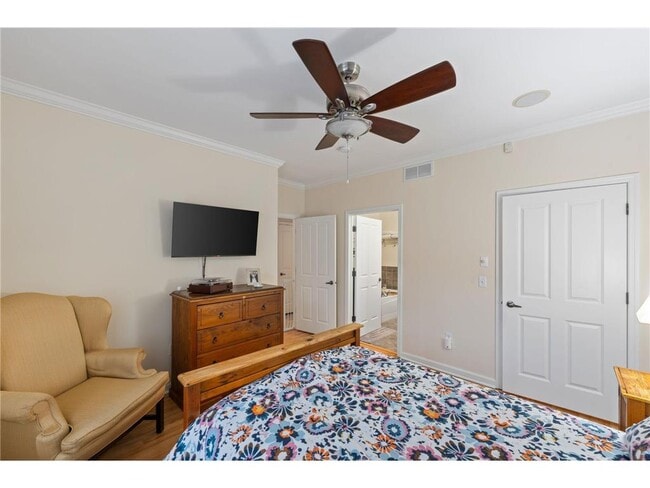 Building Photo - 1008 Portland Ave