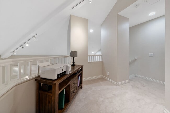 Building Photo - 2645 Dietrich Dr