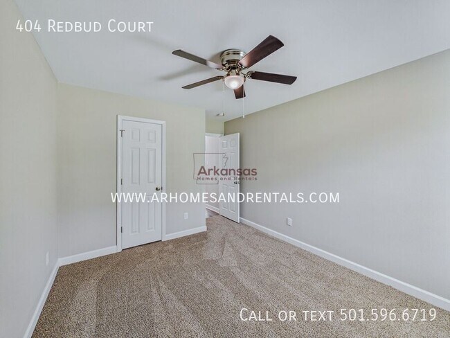 Building Photo - 404 Redbud Ct