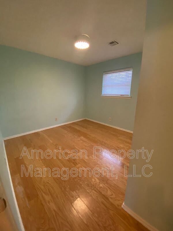 Building Photo - 1729 Melrose Dr