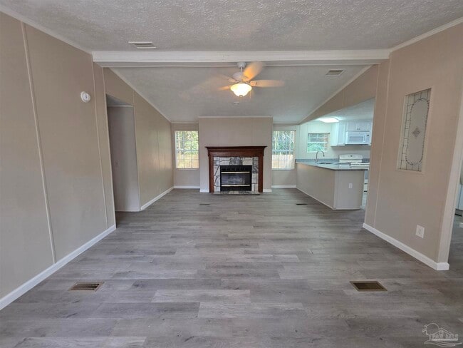 Building Photo - 8906 Figland Ave