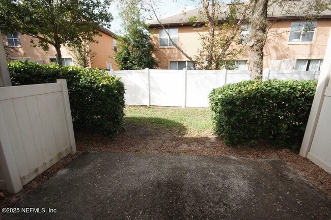 Building Photo - 3550 Hartsfield Forest Cir