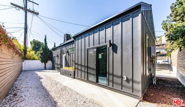Building Photo - 1332 Silver Lake Blvd