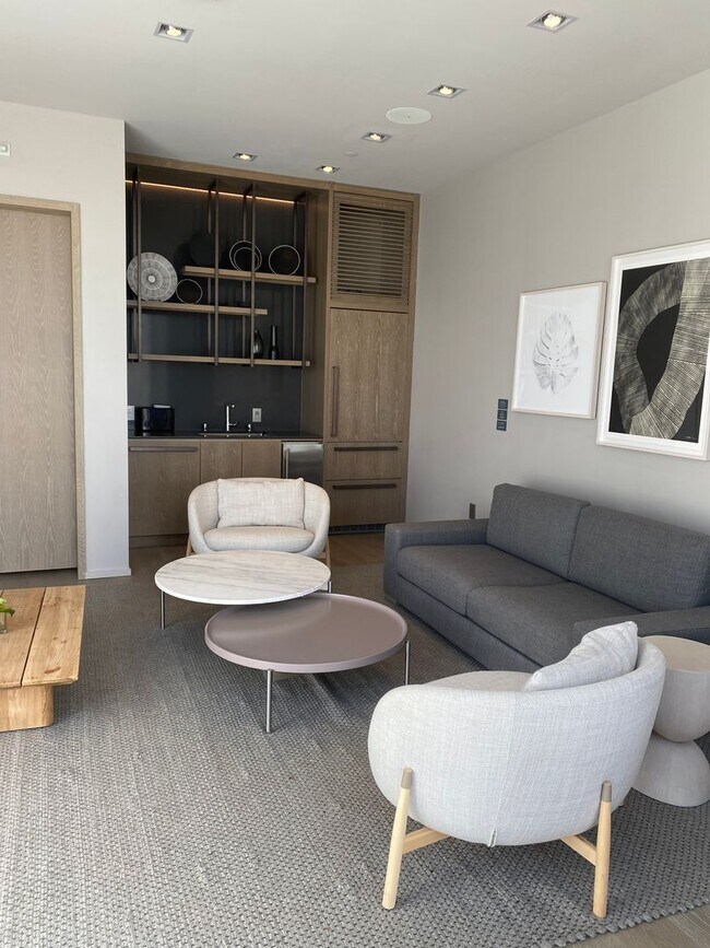Building Photo - Koula - Luxurious studio in Kakaako