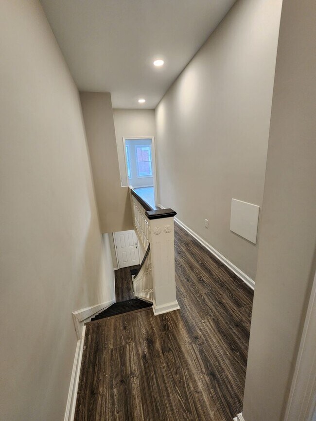 Building Photo - Beautiful 3 bed 3.5 Bath home