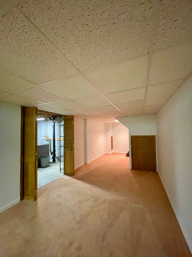Building Photo - 18 Wilan Ln